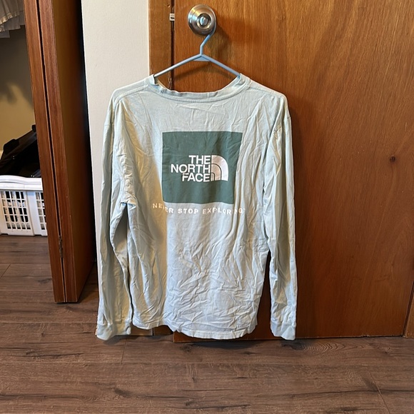 Men’s north face long sleeve - Picture 2 of 2